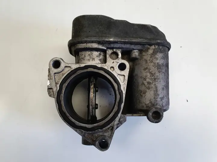 VW Passat B6 2.0 TDI PRZEPUSTNICA 03G128063B