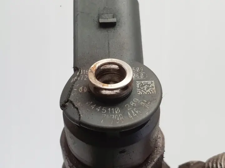 BMW E87 E90 E91 2.0 D WTRYSKIWACZ wtrysk 0445110289