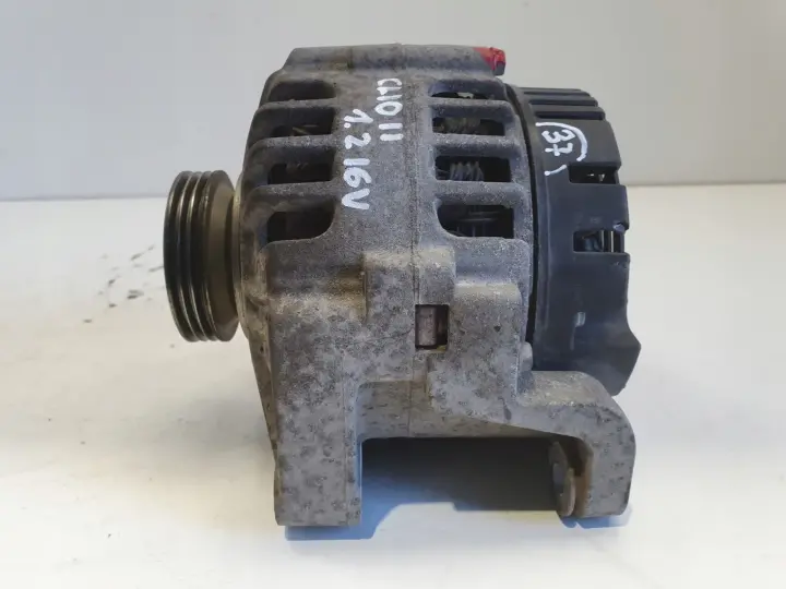Renault Clio II 1.2 16V ALTERNATOR 8200660044 valeo