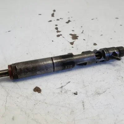 Renault Megane II 1.5 DCI WTRYSKIWACZ wtrysk 8200631854