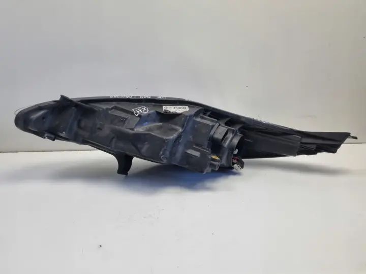 Ford Fiesta MK7 08-17r PRZEDNIA LAMPA PRAWA PRAWY PRZÓD