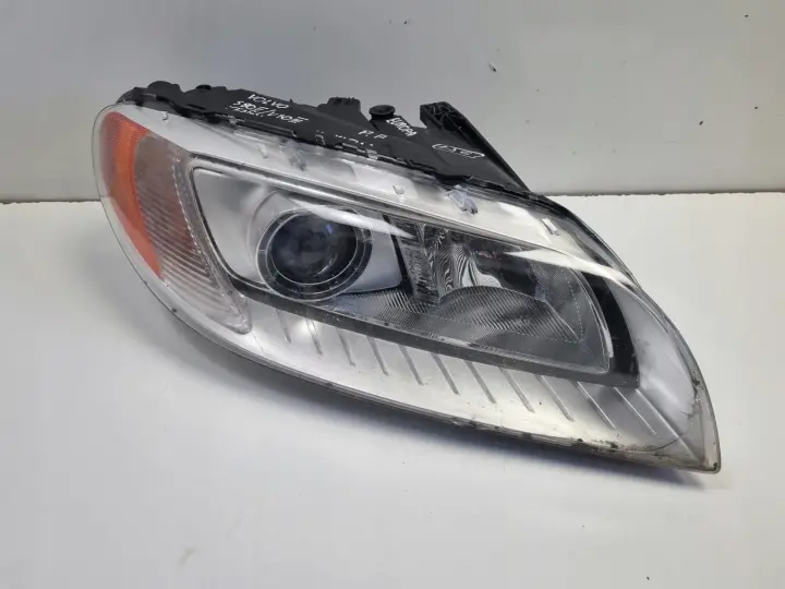 Volvo S80 II V70 III 06-16r PRZEDNIA LAMPA PRAWA PRAWY PRZÓD xenon 31214348