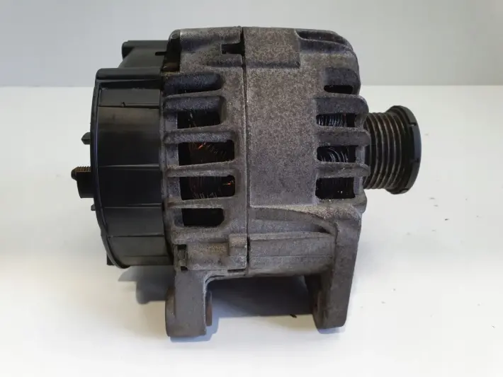 Nissan Primastar 2.0 DCI ALTERNATOR VALEO