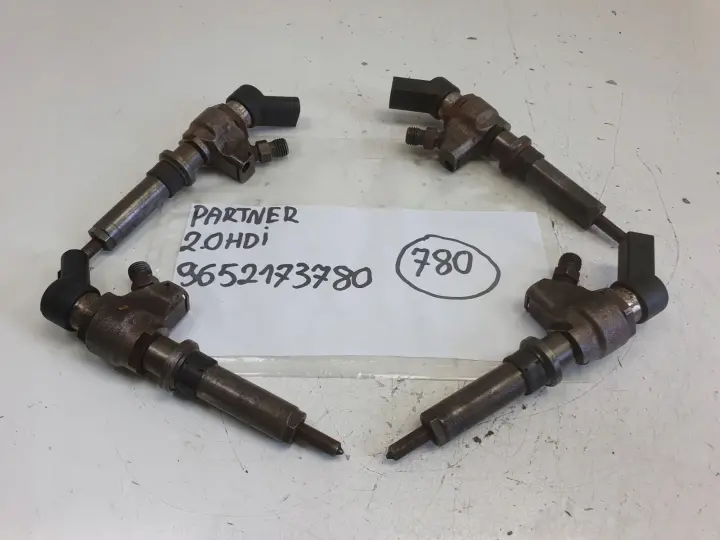 Peugeot Partner 2.0 HDI WTRYSKIWACZ wtrysk 9652173780