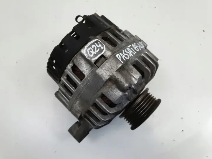 VW Passat B5 1.6 8V ALTERNATOR Valeo 06B903016D 90A