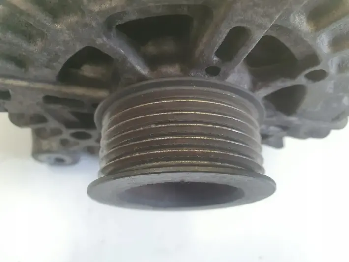 BMW E87 E90 2.0 D ALTERNATOR valeo 7802261 AL03 180A