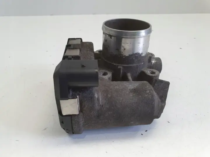 Opel Vivaro Trafic 2.0 DCI ROZRUSZNIK 0281002681 bosch 8200330810