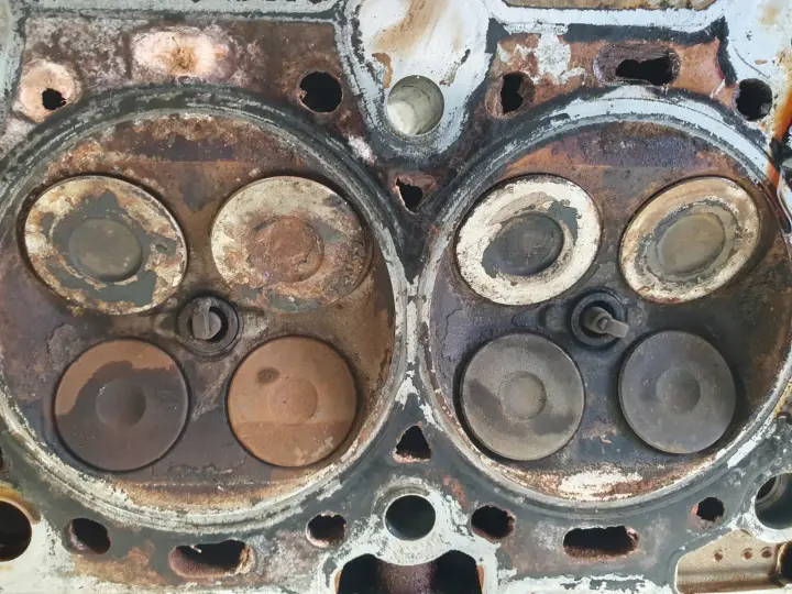 Opel Zafira B Astra J 1.6 16V A16XER GŁOWICA CYLINDRÓW 55559340