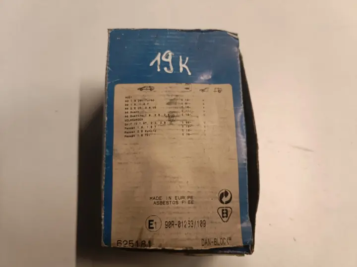 VW Golf IV Bora Audi A3 8L PRZEDNIE KLOCKI HAMULCOWE przód 625181