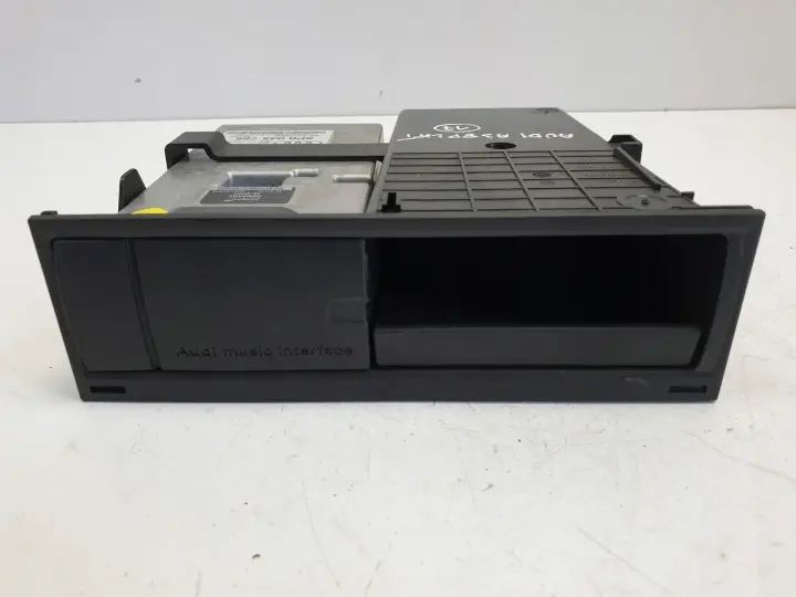 Audi A3 8P II lift MODUŁ INTERFACE 8P0035785 mmi