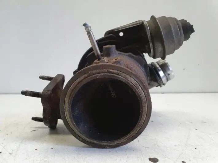 Volvo V40 II 2.0 D3 TURBOSPRĘŻARKA turbo 31380131