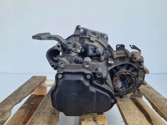 VW Golf V 1.9 TDI SKRZYNIA BIEGÓW manualna JCR manual