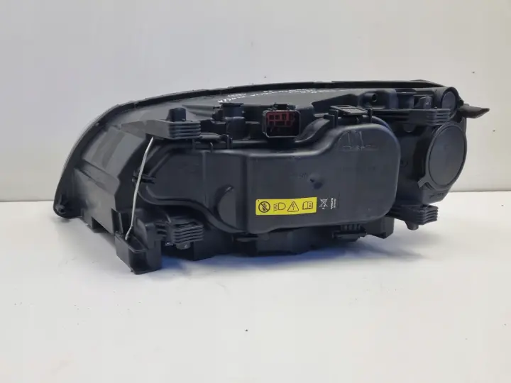 Volvo S80 II V70 III 06-16r PRZEDNIA LAMPA PRAWA PRAWY PRZÓD xenon 31214348