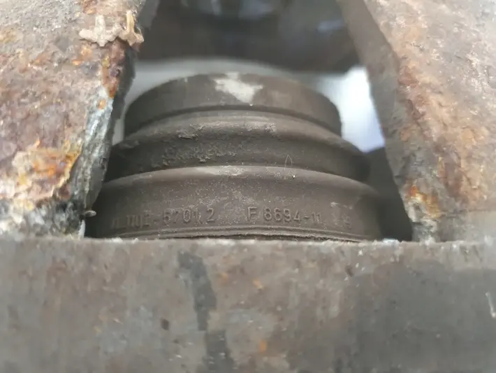 Volvo V40 II PRZEDNI ZACISK HAMULCOWY prawy przód PASAŻERA P.P 976