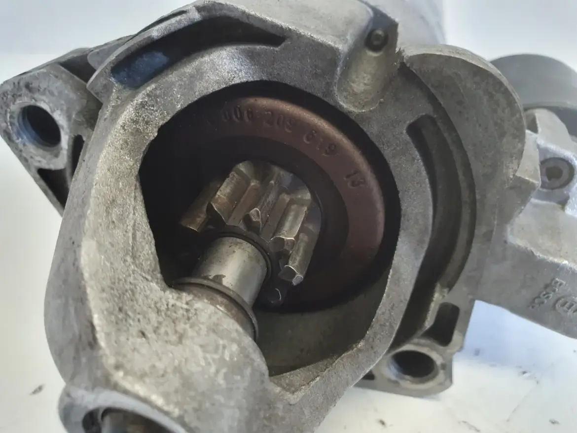 VW Passat B5 1.9 TDI ROZRUSZNIK bosch 068911024G 0001110128