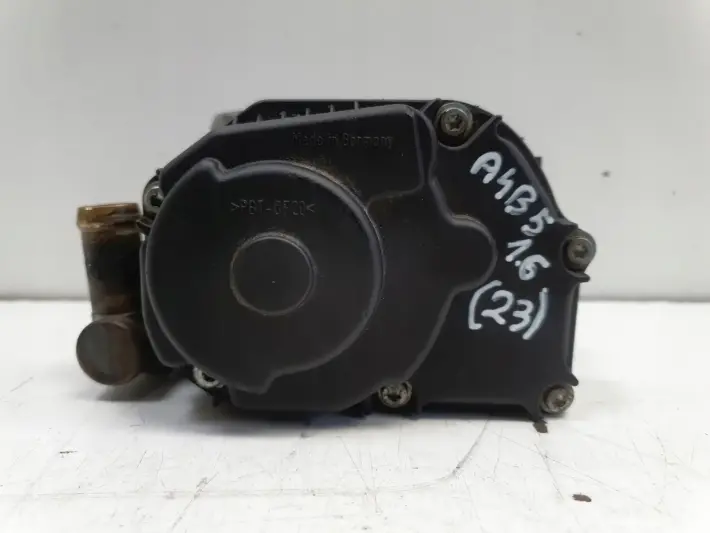 Audi A4 B5 1.8 20V PRZEPUSTNICA 058133063