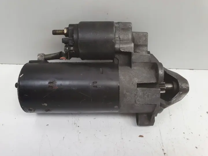 VW Passat B5 1.9 TDI ROZRUSZNIK bosch 068911024G 0001110128