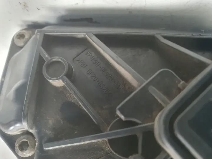 Ford Focus MK2 II 1.6 16V PRZEPUSTNICA VP4F9U-9E928-BA