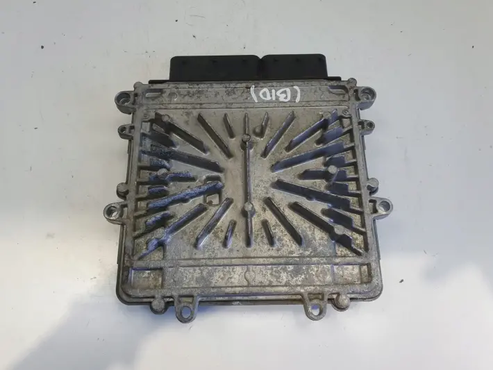 Volvo V60 1.6 D STEROWNIK SILNIKA komputer 31303095 31303095AC 0281016616