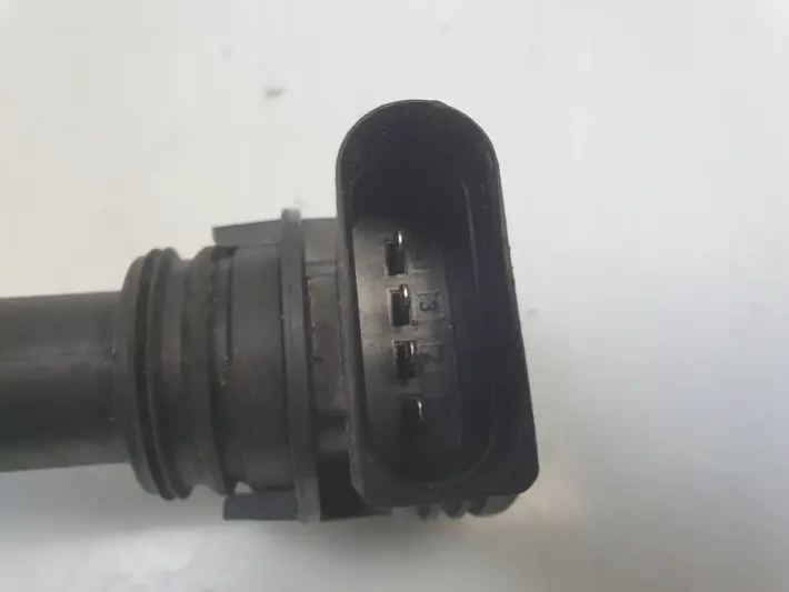 VW Eos 2.0 FSI CEWKA ZAPŁONOWA 0221604115