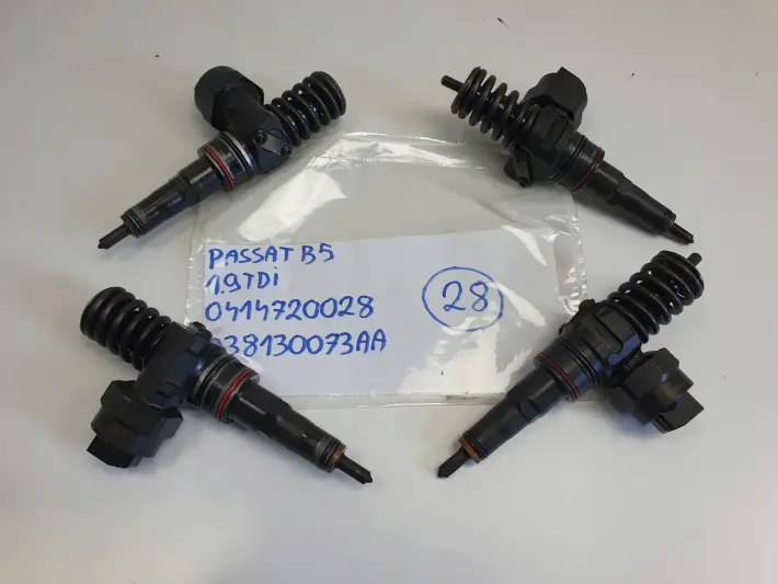Vw Passat B5 FL 1.9 TDI POMPOWTRYSKIWACZ wtrysk 038130073AA 0414720028