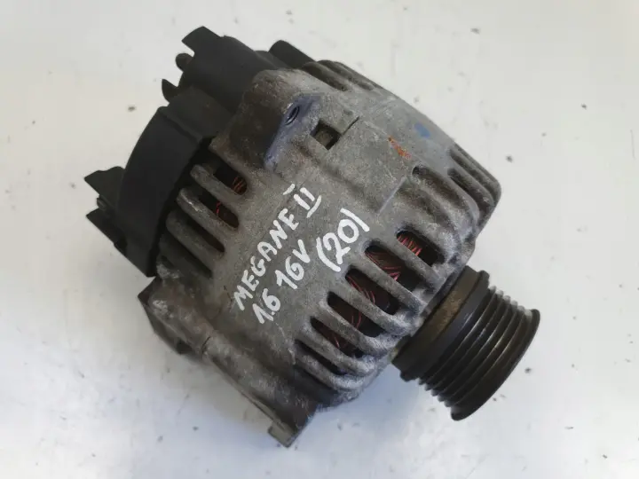 Renault Megane II 1.6 16V ALTERNATOR valeo 8200323126 110A