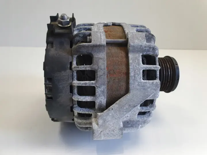 Volvo V70 III 2.0 D3 ALTERNATOR bosch 30659131