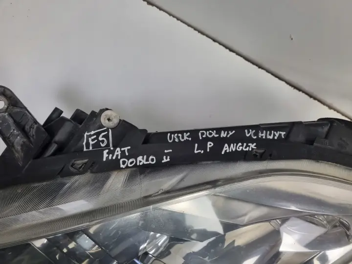 Fiat Doblo II 10-14r PRZEDNIA LAMPA LEWA lewy przód anglik 51817939