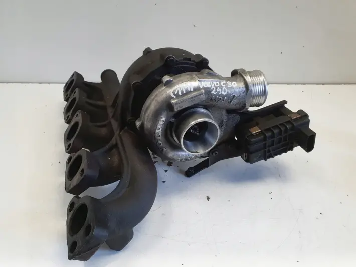 Volvo S40 II V50 2.4 D5 TURBOSPRĘŻARKA turbo 30774670