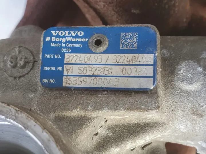 Volvo V60 II 2.0 D4 TURBOSPRĘŻARKA turbo 32240493 32240494 31491217