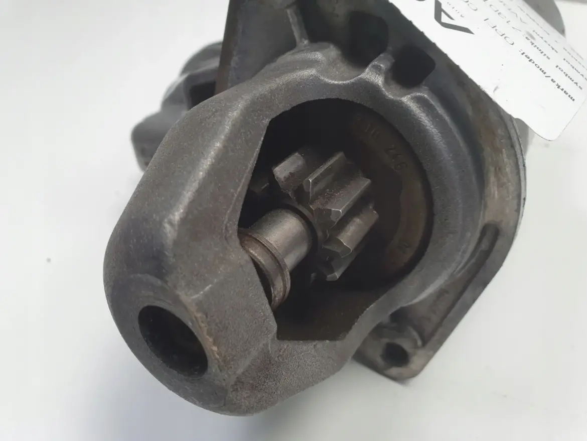 Opel Corsa D 1.3 CDTI ROZRUSZNIK bosch 0001138030