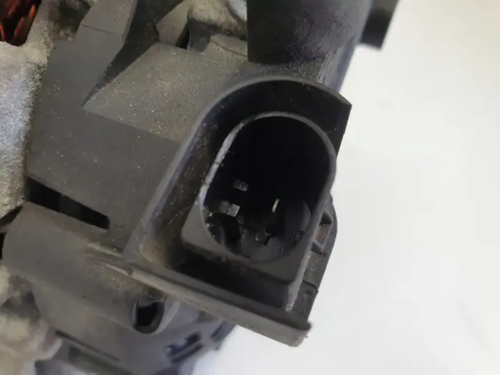 Volvo S40 II V50 C30 1.6 D ALTERNATOR 30659389
