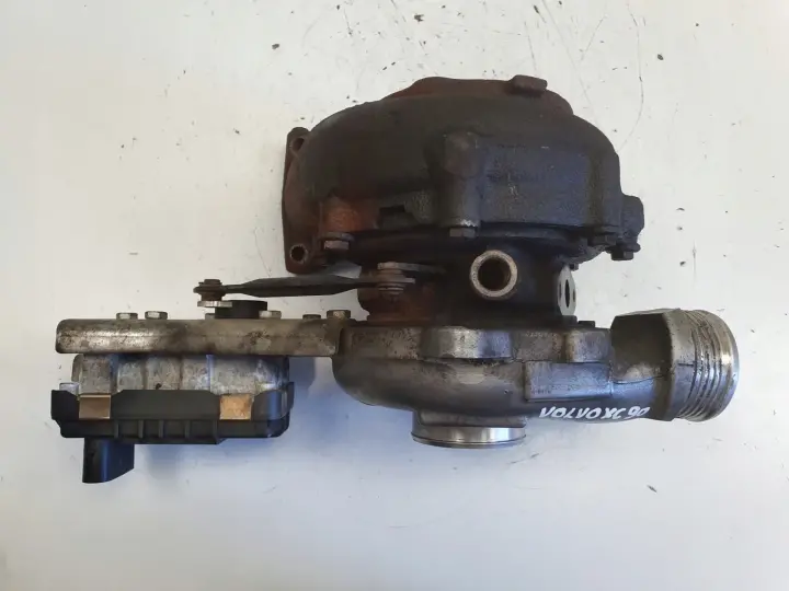 Volvo V70 II XC70 XC90 2.4 D5 TURBOSPRĘŻARKA turbo 30757080