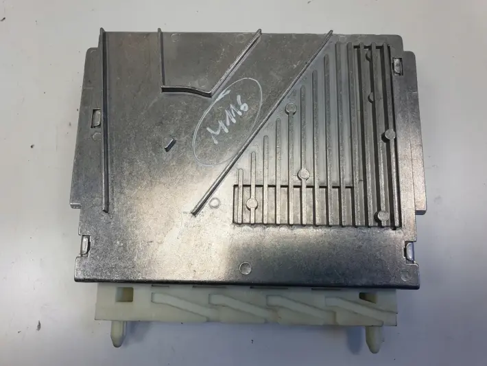 Volvo V70 II 2.4 D5 KOMPUTER SKRZYNI sterownik P30735493 1T0101C00
