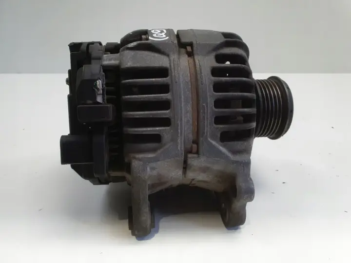 Seat Ibiza II lift 1.4 16V ALTERNATOR Bosch 038903023K 70A