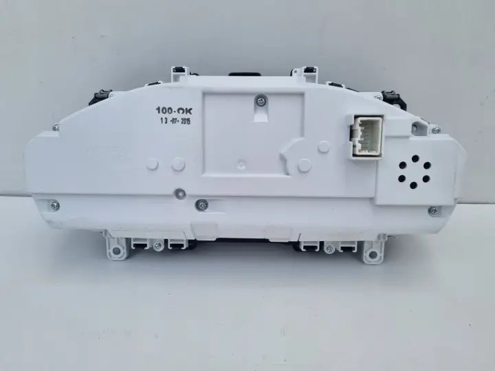 Volvo V40 II 2.0 T Benzyna LICZNIK ZEGARY Europa 31412871