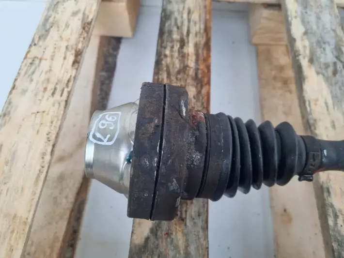 VW Amrok 2.0 BiTDI LEWA PRZEDNIA PÓŁOŚ półośka przód Automat 2H0407271B