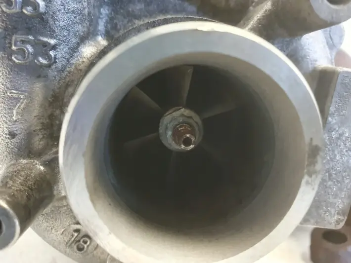 VW Golf V 1.9 TDI TURBOSPRĘŻARKA turbo 038253016K