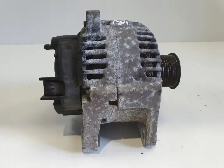 Renault Megane II 1.9 DCI ALTERNATOR 8200290215 valeo 110A