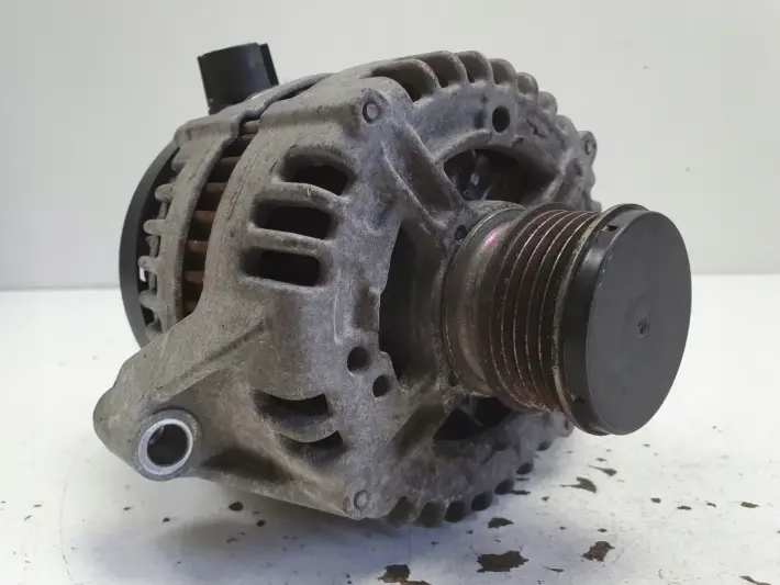 Volvo S80 II 2.5 T ALTERNATOR 0121615005