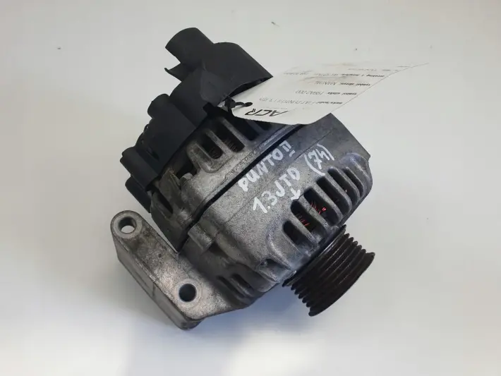 Fiat Punto II 1.3 JTD M-JET ALTERNATOR valeo 51784847 75A