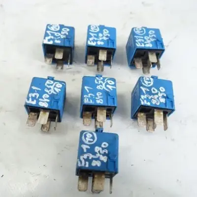 BMW 8 E31 840 850 PRZEKAŹNIK 1388911 oryginał