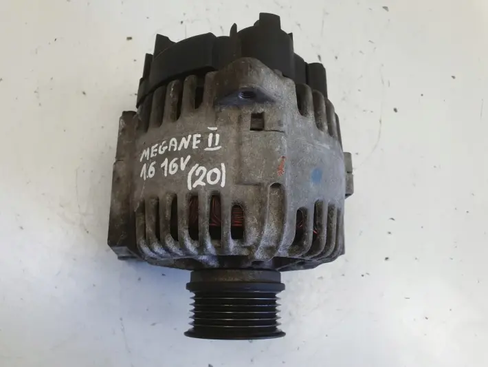 Renault Megane II 1.6 16V ALTERNATOR valeo 8200323126 110A
