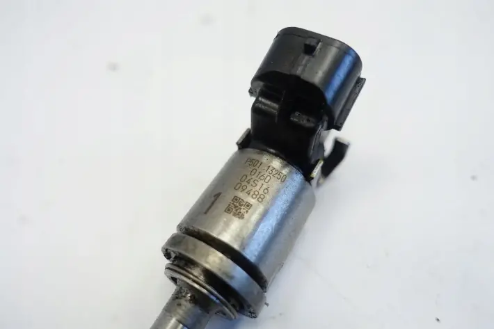 Mazda 2 III 1.5 16V WTRYSKIWACZ wtrysk P501-13250